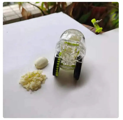 MÖ - Rolling Garlic Chopper